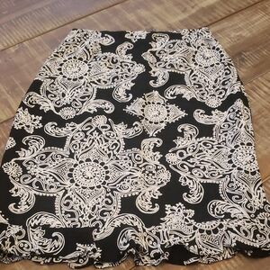 Elegant Black and Cream Skirt